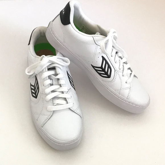 Cariuma White and Black Sneakers - Picture 16 of 16